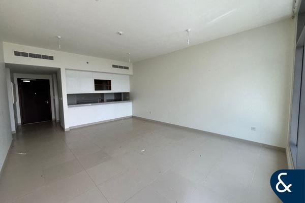 POOL AND PARK VIEW | VOT | MID FLOOR